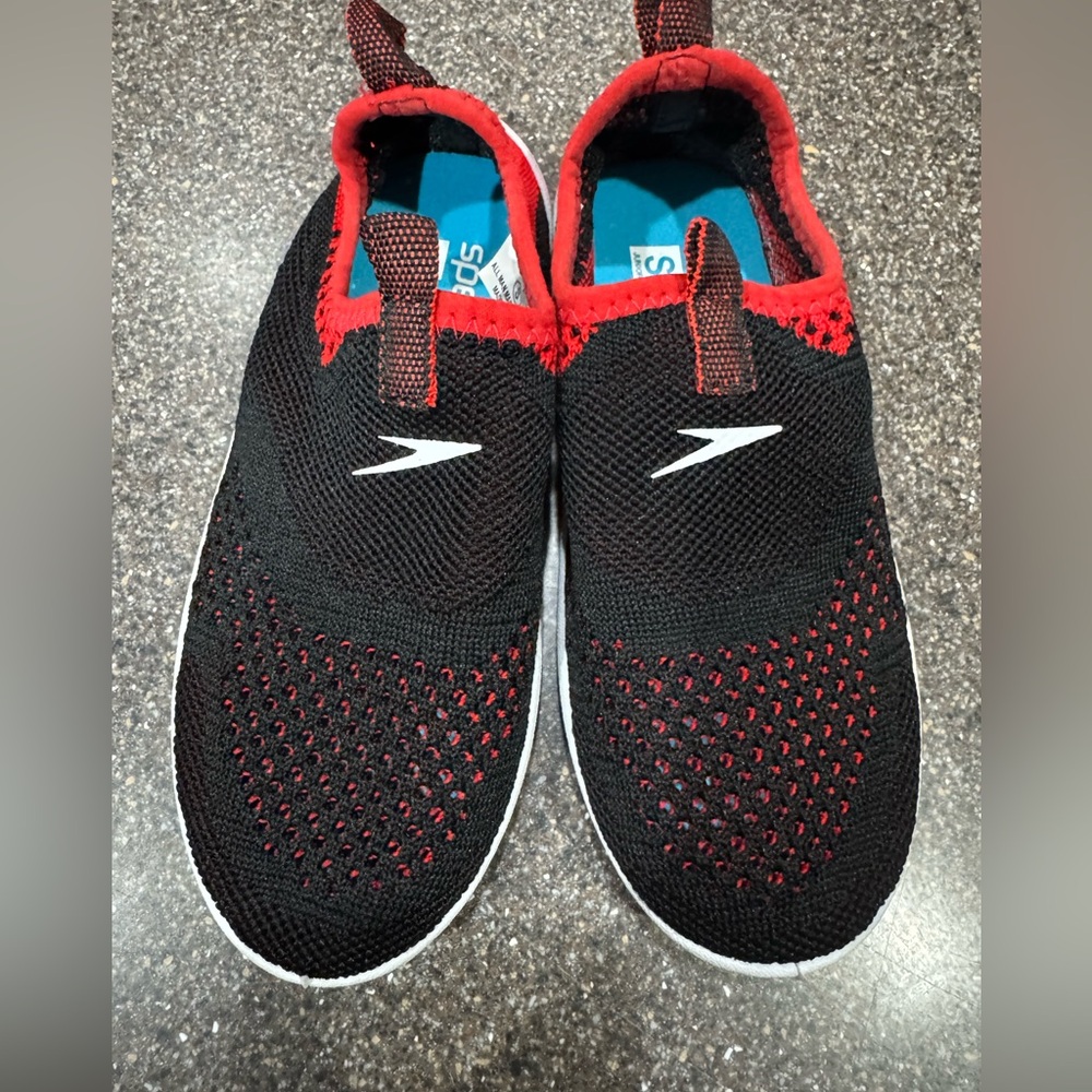 Speedo Surf Strider Black & Red 11/12